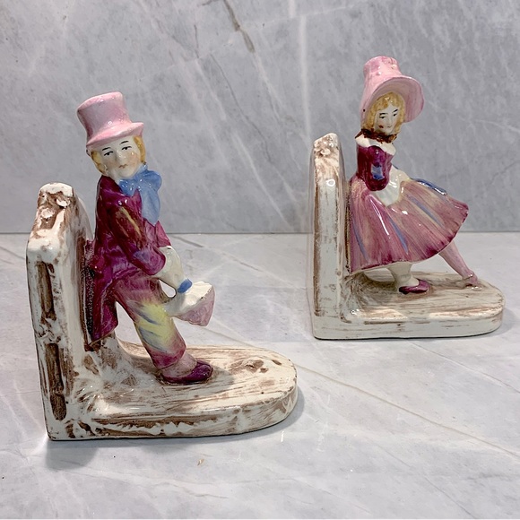 ‘Flirting’ miniature figurine bookends boy meets girl pretty colours and details - Picture 1 of 10